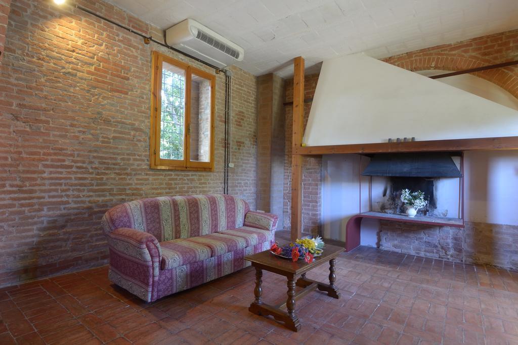 Agriturismo Borgo Del Papa Badia  Exterior photo